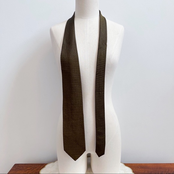 Boss Hugo Boss Green Textured Italian Silk Tie - Picture 10 of 10